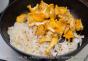 Frozen chanterelles in sour cream in a frying pan (simple recipe with photos)