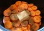 Casserole de carottes au fromage cottage dans une mijoteuse Casserole de carottes au caillé non sucré dans une mijoteuse