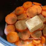 Carrot casserole with cottage cheese in a slow cooker Unsweetened curd carrot casserole in a slow cooker